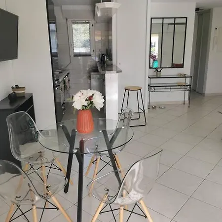 44m2, Terrasse 17m2, Calme Et Verdoyant Apartment