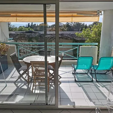 44m2, Terrasse 17m2, Calme Et Verdoyant